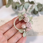 布花   小さな薔薇のリースブローチ　1258
