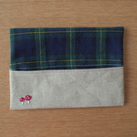 010 きのこ刺繍のティッシュケース