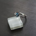 ロンドンブルートパーズ　ペアシェイプ　フローCZリング　SILVER925　