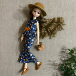 リカちゃんサイズ　紺色にカラフル小花柄ブラウスとスカートのツーピース