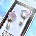 夢見る星と月のイヤリング(レジンアクセサリー) 