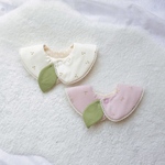 葉モチーフ付🍒さくらんぼ柄のスタイ