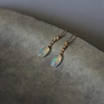 カレンシルバー　プレシャスオパールとヴィンテージビーズのピアス（14kgf）orイヤリング