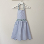 綿ポリ　水色とフラワーガーデン(青)のエプロン　子供エプロン　キッズエプロン　エプロン　ノーアイロン　給食エプロン　