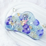 青いお花のレジンバンスクリップ