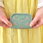 チェリーの手刺繍ミニ財布(ミントブルー)