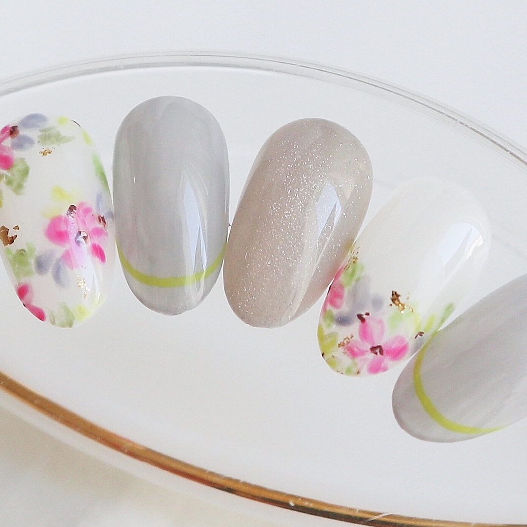 No.261リバティ柄のカラフル小花ネイルチップ 4,760円