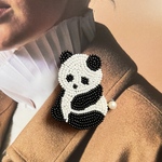 赤ちゃんパンダ　ブローチ　ビーズ刺繍