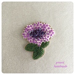 ガクアジサイ　ビーズ刺繍ブローチ