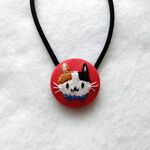 三毛猫（レッド）刺繍のヘアゴム