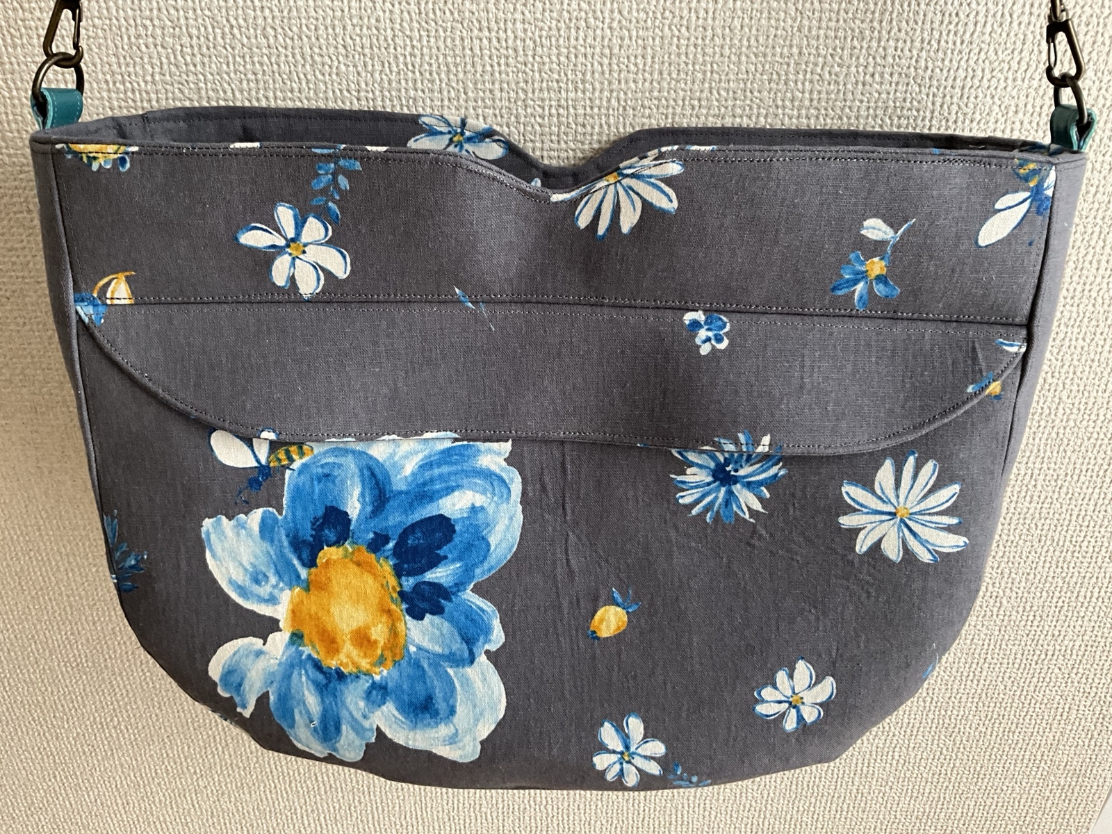 花みつばちのショルダーバック