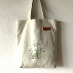 月末セール❣️手刺繍入りトートバッグ(送料無料)生成り