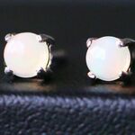 SALE 天然石＊オパール　ピアス＊スタッド　SV