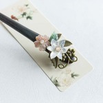 蝶貝のお花の木製かんざし 檀木　黒檀木　簪　