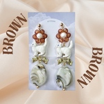 ネコ　白猫　フラワー　コーヒー　カフェ　ブラウン　ベージュ　淡色女子　くすみカラー　推し活　動物　韓国　レトロ　ガーリー　　ピアス／イヤリング