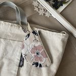 ミニポーチ　半月のかたち　ミニ持ち手付き