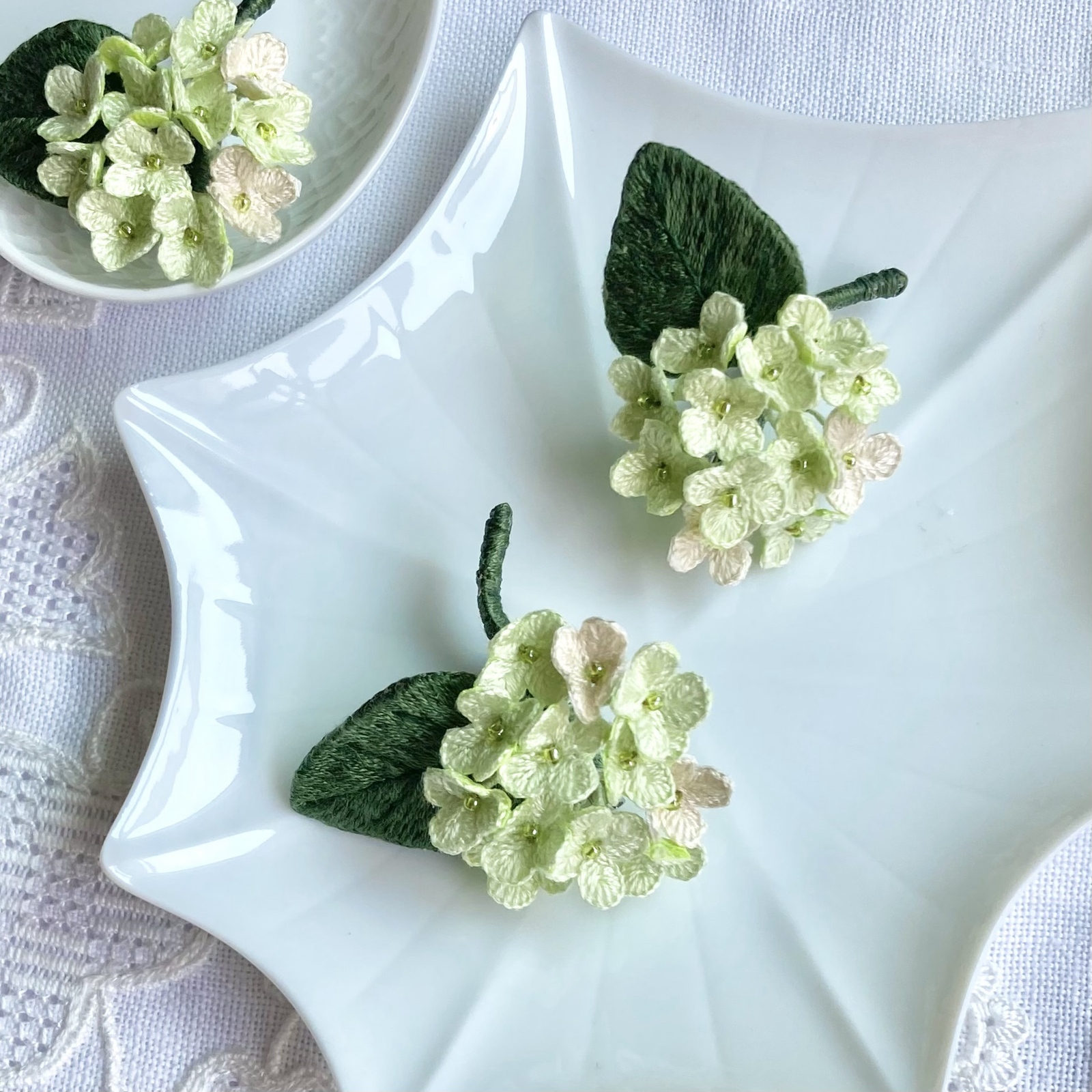 立体刺繍 すずらん の ブローチ Lily of the valley - Miccho's garden