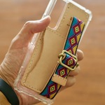 ベルト付きヌメ革スマホケース