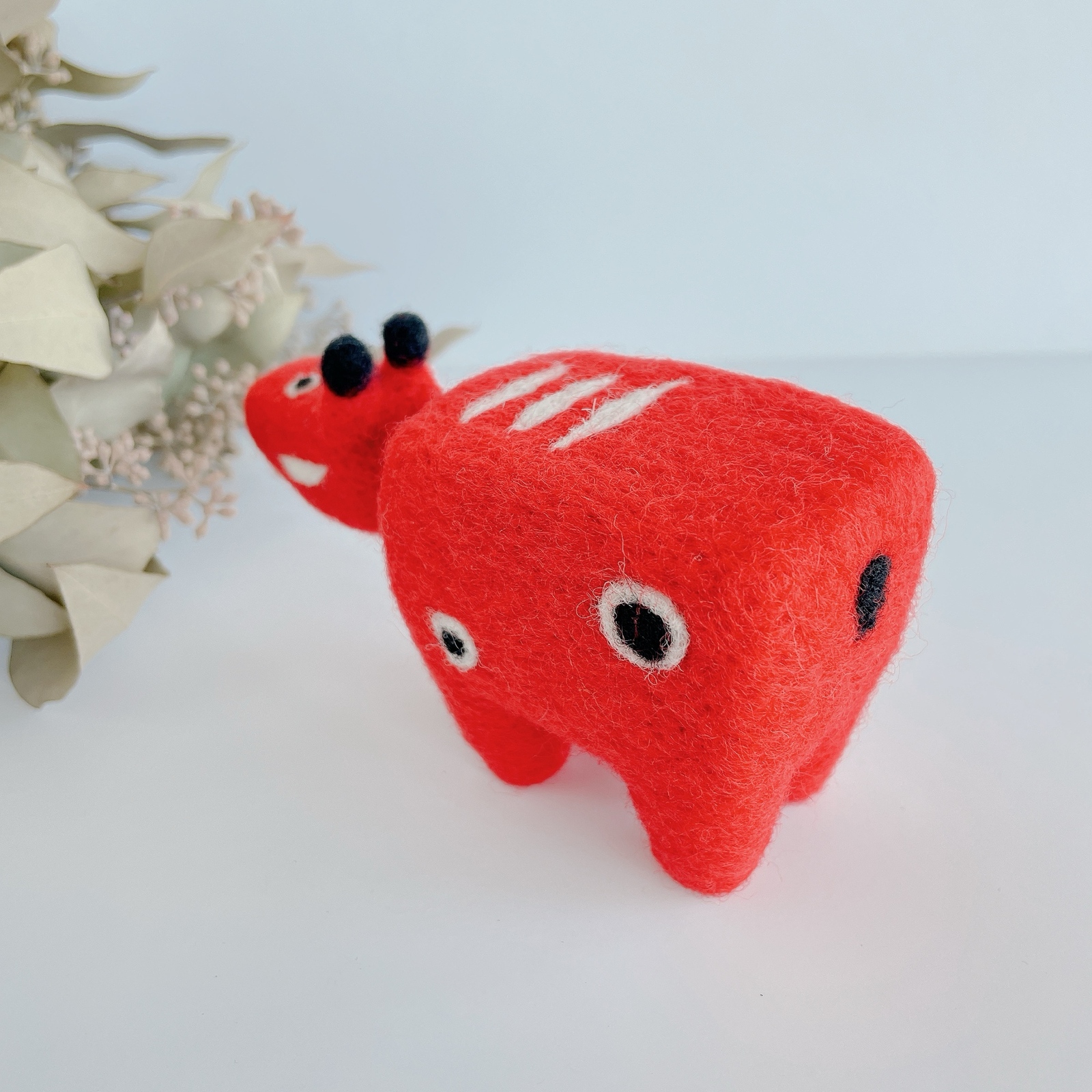 羊毛フェルトの赤べこ - WOOLWOOL'S GALLERY | minne byGMOペパボ 国内