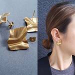 [1ペア] オール ステンレス サージカルステンレス316ポスト origami スクエア ピアス ゴールド つけっぱなし 24KGPイオンメッキ  金属アレルギー対応