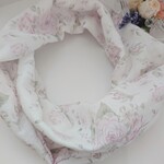 🉐💕コットンダブルガーゼねじりスヌード (白地にピンクの薔薇)