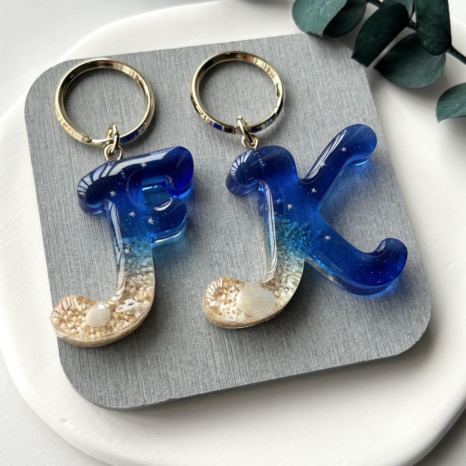 海のイニシャル キーホルダー 】-星砂入り- 筆記体vers