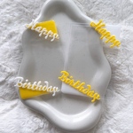 トレカケース　誕生日　センイル　イエロー　黄色　トレカケースデコ　happy  birthday ハッピーバースデー　推し活
