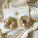 white ring  bijou pierce『天然石　大ぶり　ビジュー　ピアス　イヤリング』