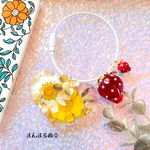 𝐧𝐞𝐰❣️【Full bloom】香水瓶 ノースポール 白 黄色 パープル ビオラ ビーズ ボタニカル ドライフラワー 押し花 大人かわいい クリア オーロラ ビーズ キーホルダー バッグチャーム