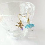 雨とツバメと傘の☔️ピアス（イヤリング）　ブルー　つばめ