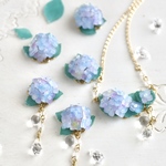 専用ページ　6月お誕生花　紫陽花（あじさい）ピアス/イヤリング　パールなし
