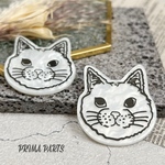 2個 猫 モノトーン アクリル チャーム