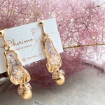 新作♡ゆらゆら×ゴールド×ドライフラワー×フラワー×レジン イヤリング ピアス 