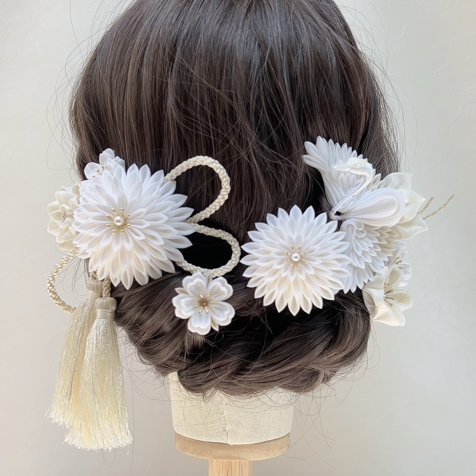 つまみ細工 和装髪飾りUピンセット 剣菊･梅･桜･鶴 【白 ホワイト】成人式 卒業式 七五三 結婚式 ウェディング 7,326円