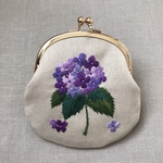 紫陽花の刺繍がま口ポーチ