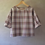 タックのブラウス チェック ブラウン