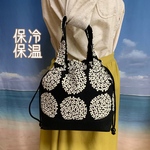 持ち手が付いた　巾着バック　お弁当バック　洗える　保冷保温　北欧紫陽花