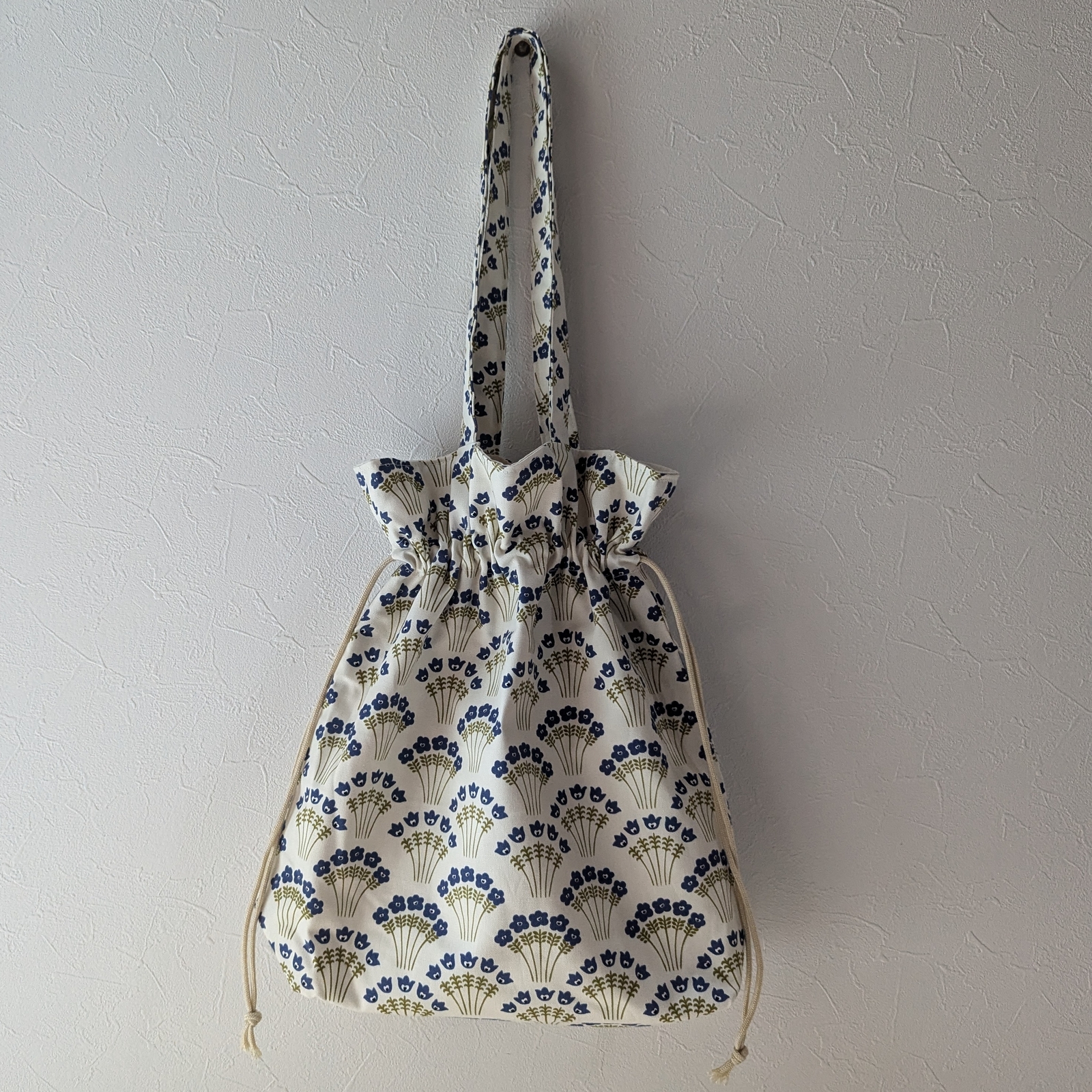 早割 旅行 ロラライハリス♡ナイロンライトブラウンキルト♡刺繍のクッタリ エコバッグ・サブバッグ