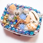 海のピルケース レジン ビジュー 貝 シェル パール 人魚姫 オーロラカラー 青 紫 