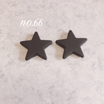 no.66 マットスター ブラック ピアス、イヤリング 