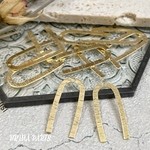 8個 スジ入り U字 メタル チャーム ゴールド
