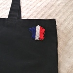 ビーズ刺繡ブローチ「Vive la France」