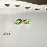 4mm vintage swarovski ペリドット スタッドピアス