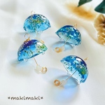 再販10↑♡花模様の傘ピアス・イヤリング・サージカルステンレスピアス・ノンホールピアス ✨天然石 マザーオブパールの1粒アクセント✨人気