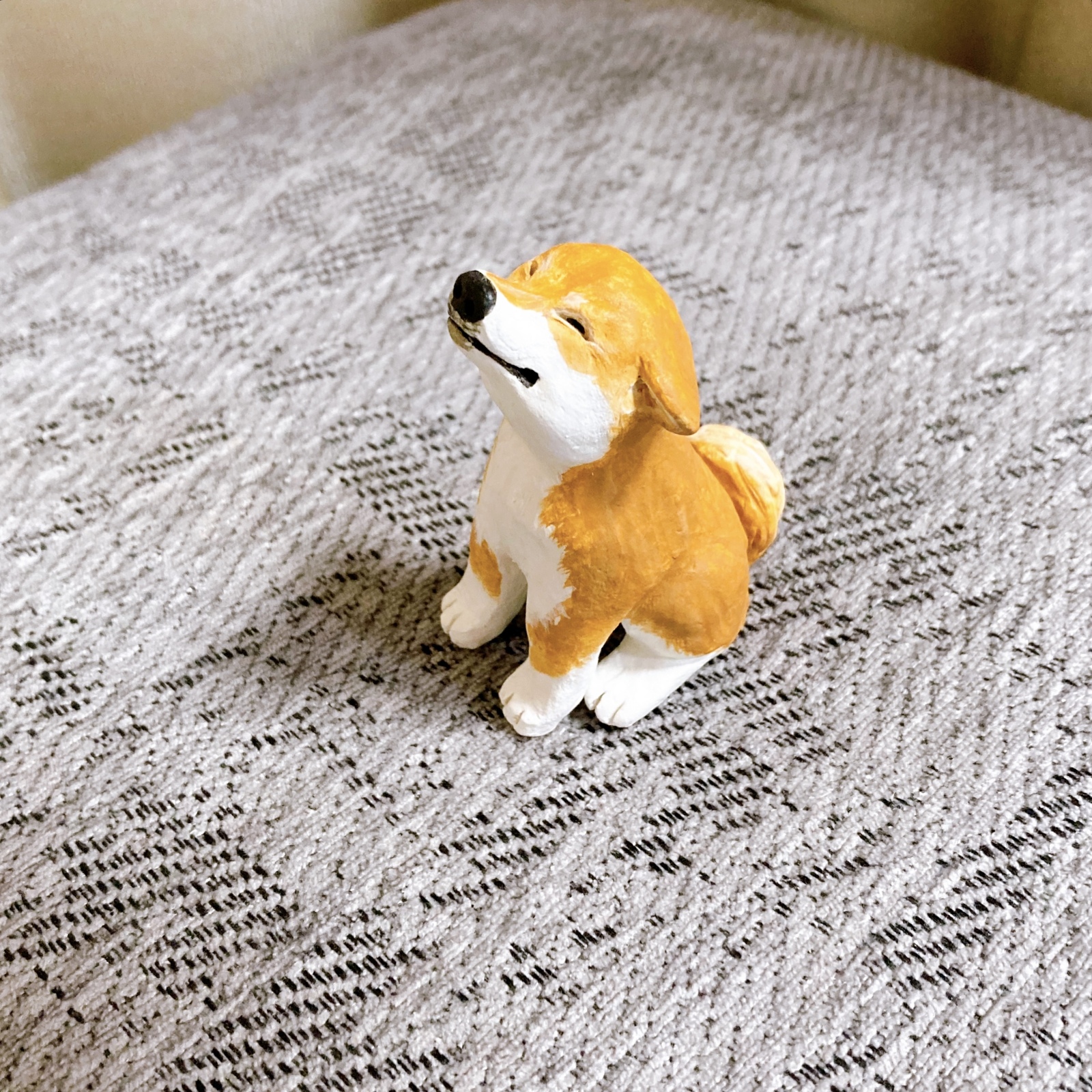 柴犬 ミニチュア 犬 ヒコーキ耳 フィギュア 置物 オブジェ 粘土 - みに