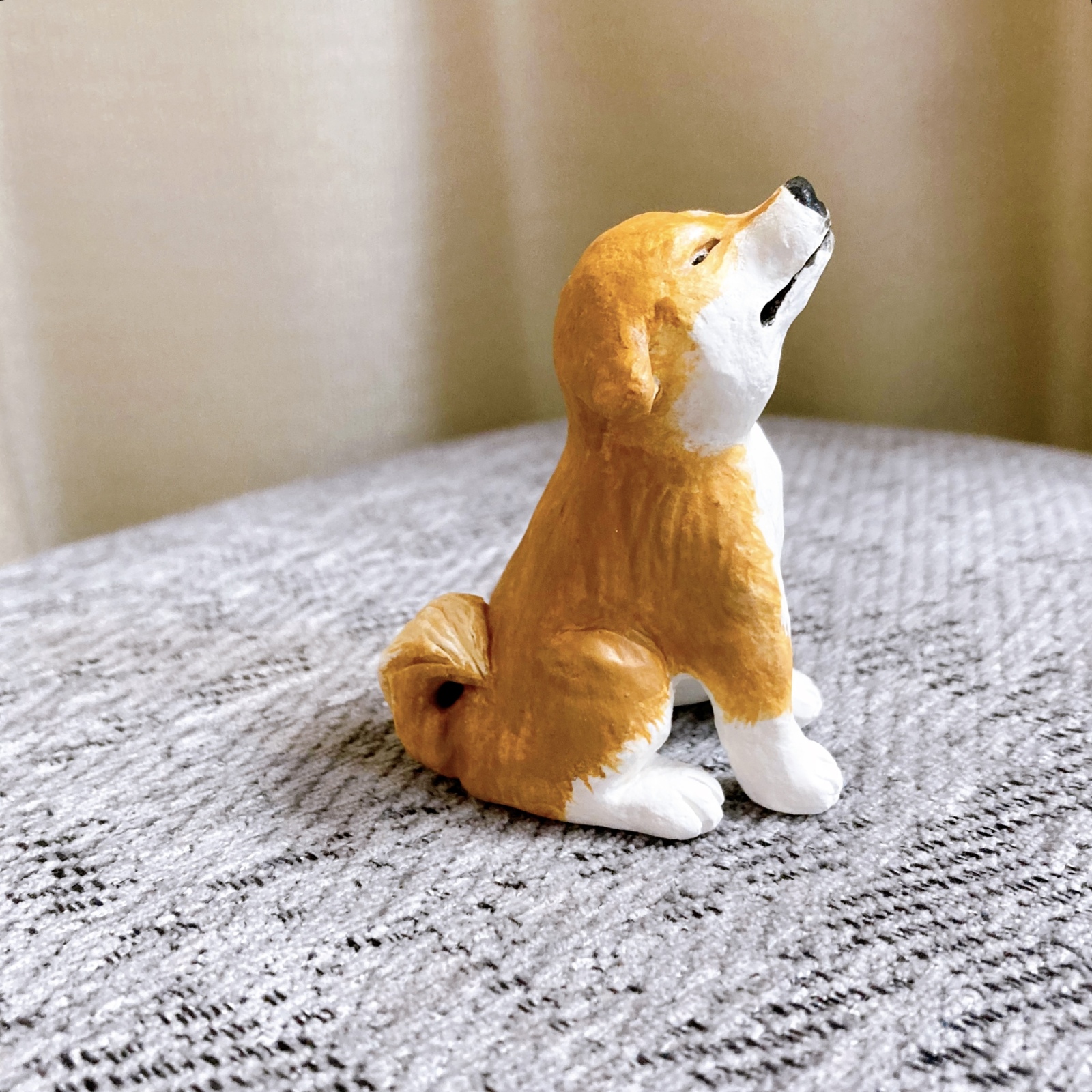 柴犬 ミニチュア 犬 ヒコーキ耳 フィギュア 置物 オブジェ 粘土 - みに