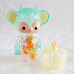 モンスタールル　ハートキャンディ　Monster Lulu Heart Candy　ソフビ製のアートトイ　王冠付