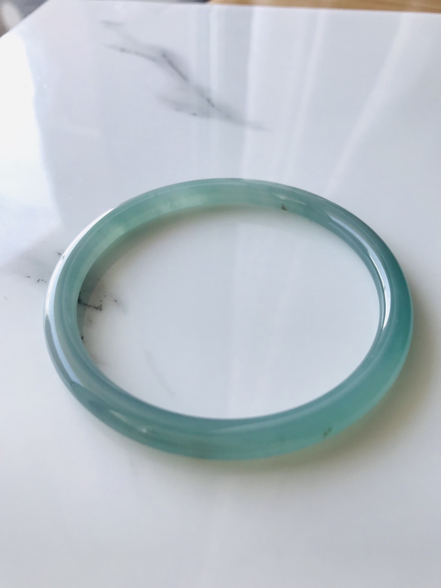 翡翠　ジェイド　バングル　薄いブルー　62 Amazon.co.jp: 中国産天然ジェダイト 翡翠バングルブレスレット