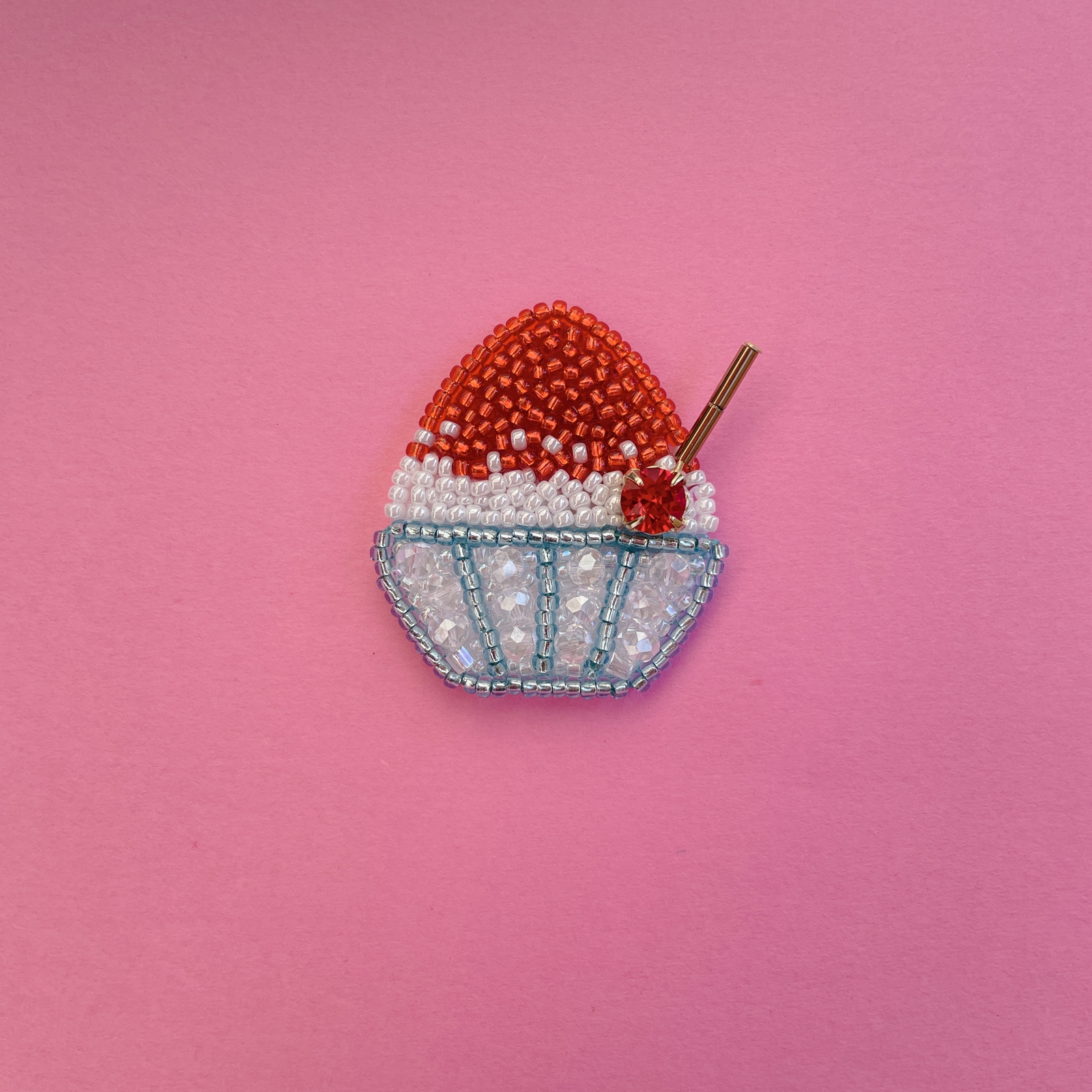 キラキラです♡ブローチ5点 スズランのビーズ刺繍キラキラブローチ | iichi 日々の暮らしを