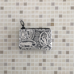 jungle relief ミニポーチ　ネイビー　ミナペルホネン の刺繍生地　10  コイン ケース